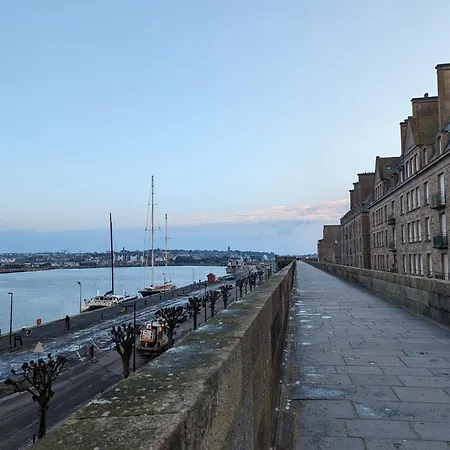 Apartment Lumineux Et Calme Proche A Pieds Saint-Malo